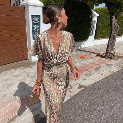 Kelsey | Long dress with v-neck and twisted detail