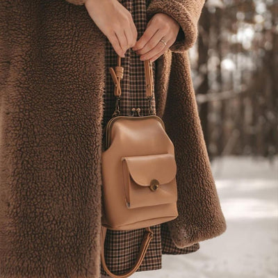 Vintage Bag with Closure - The Essential Retro Chic of Grace