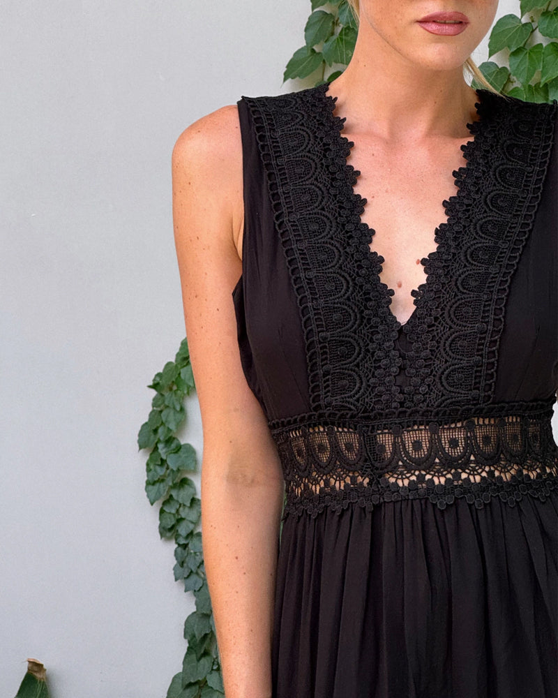 Ninfea™ | Sleeveless Boho-Style Midi Dress with Lace Details